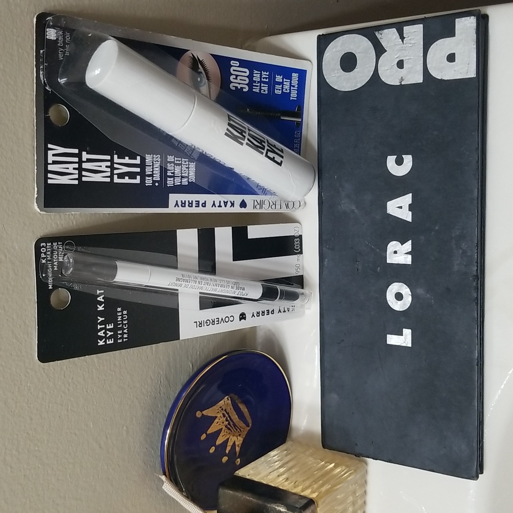 3 Pieces Quality Cosmetic Bundle lot